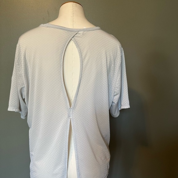 Under Armour Light Gray Performance Tee - Picture 2 of 2